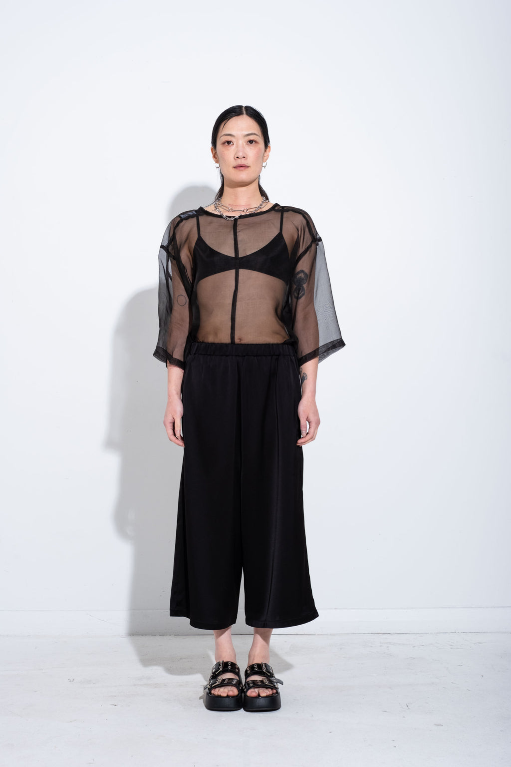 KOL SHORTS - Black Satin - JPALM