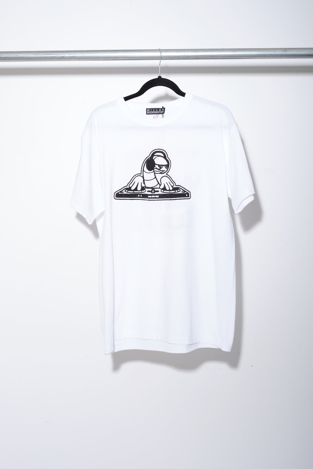 Turning Worm T-Shirt - White - MILLAR BODDINGTON