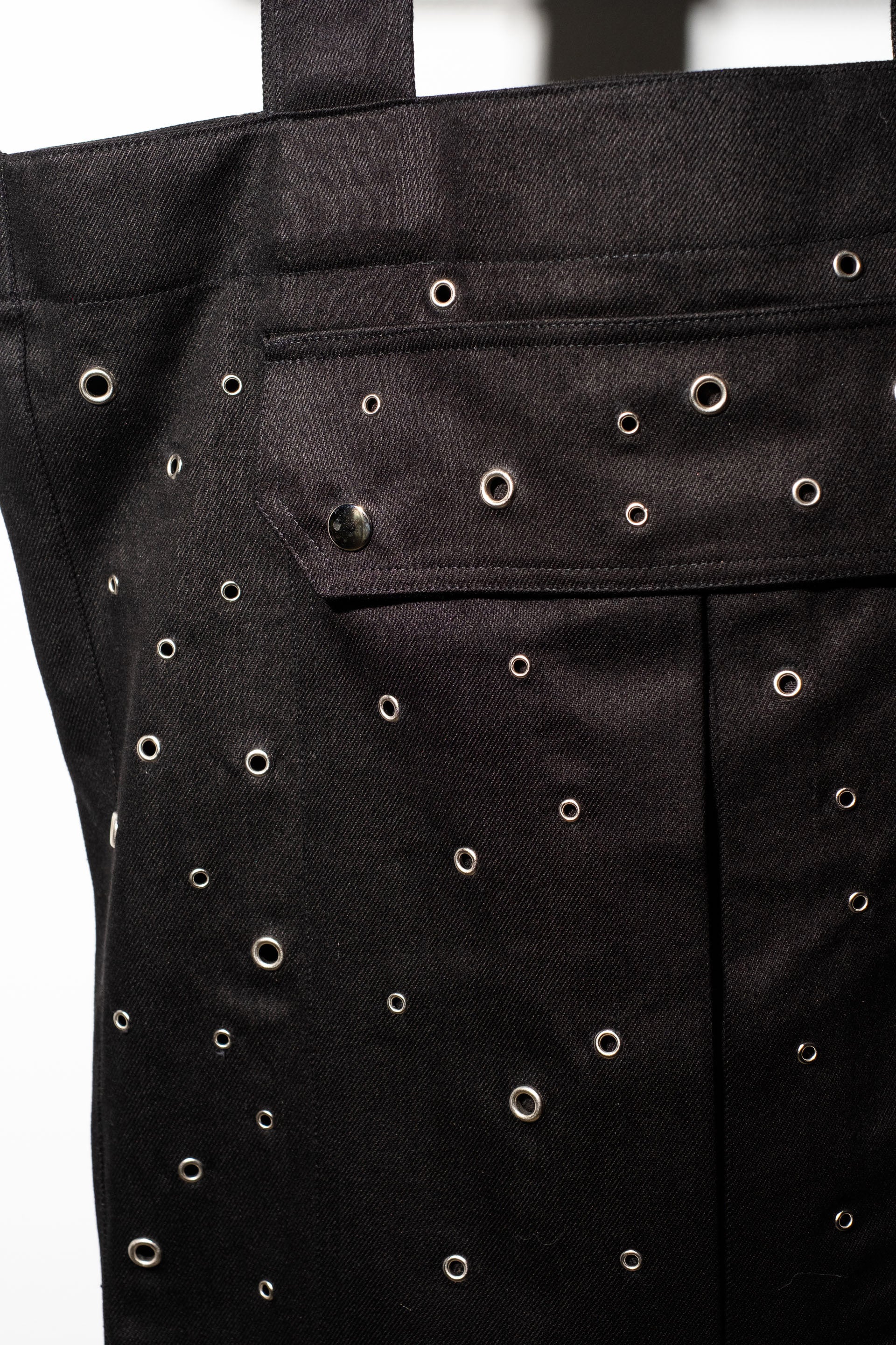 EYELET WORK TOTE BAG - Onyx