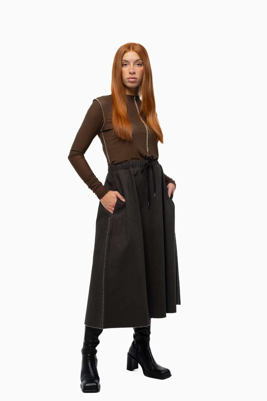 SERVICE SKIRT - Walnut