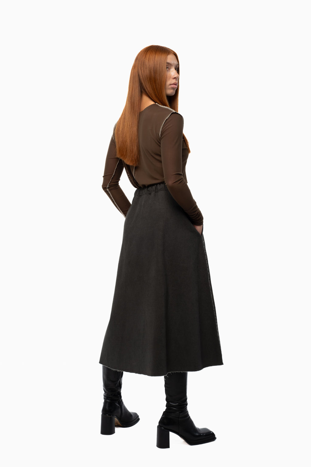 SERVICE SKIRT - Walnut