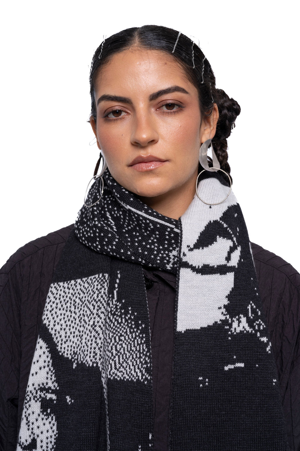 SLOW FORM SCARF – Black/ Off White (Preorder)