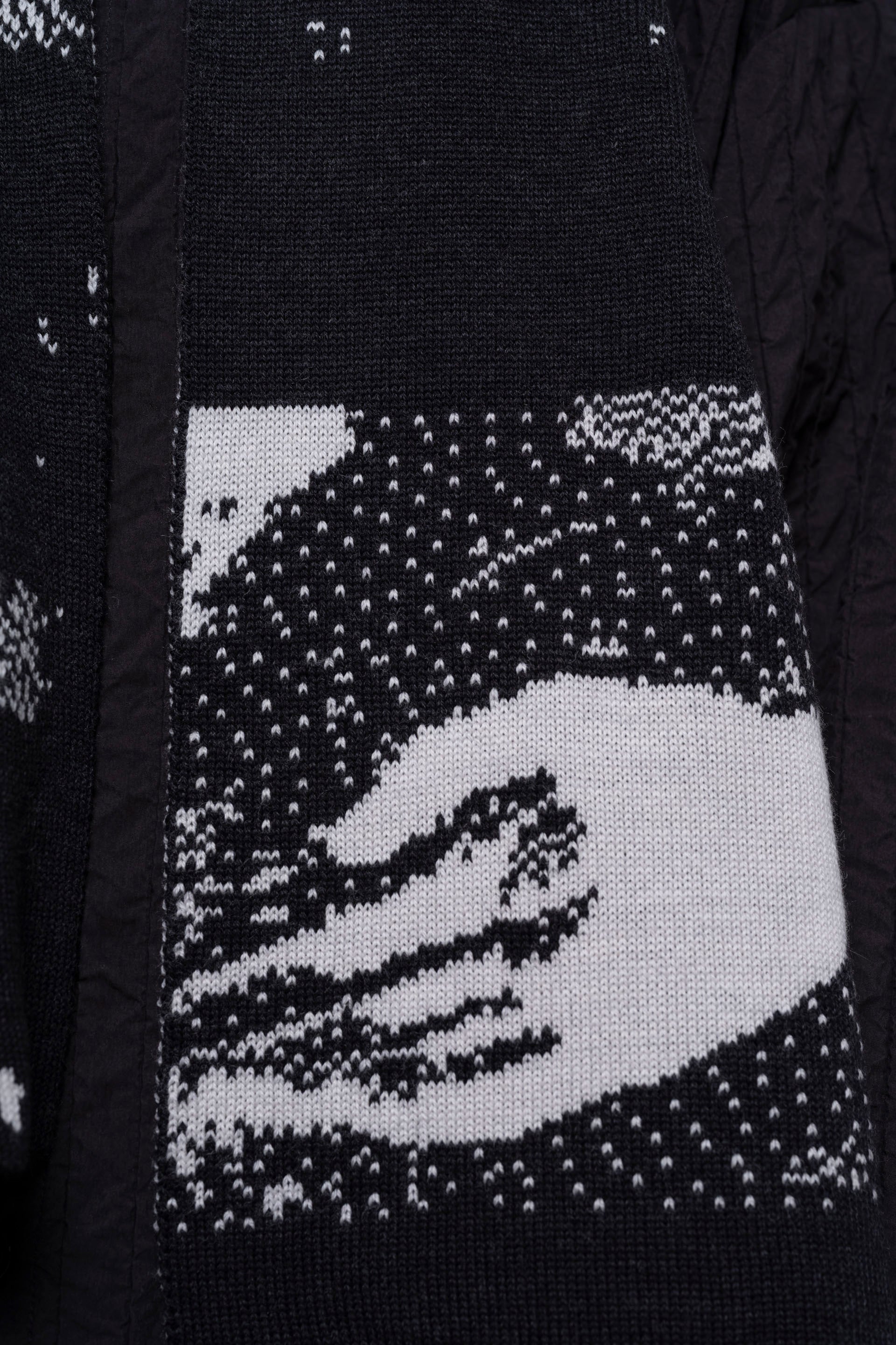 SLOW FORM SCARF – Black/ Off White (Preorder)
