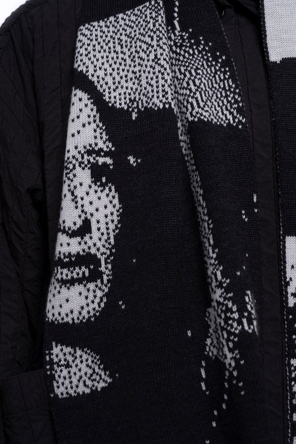 SLOW FORM SCARF – Black/ Off White (Preorder)