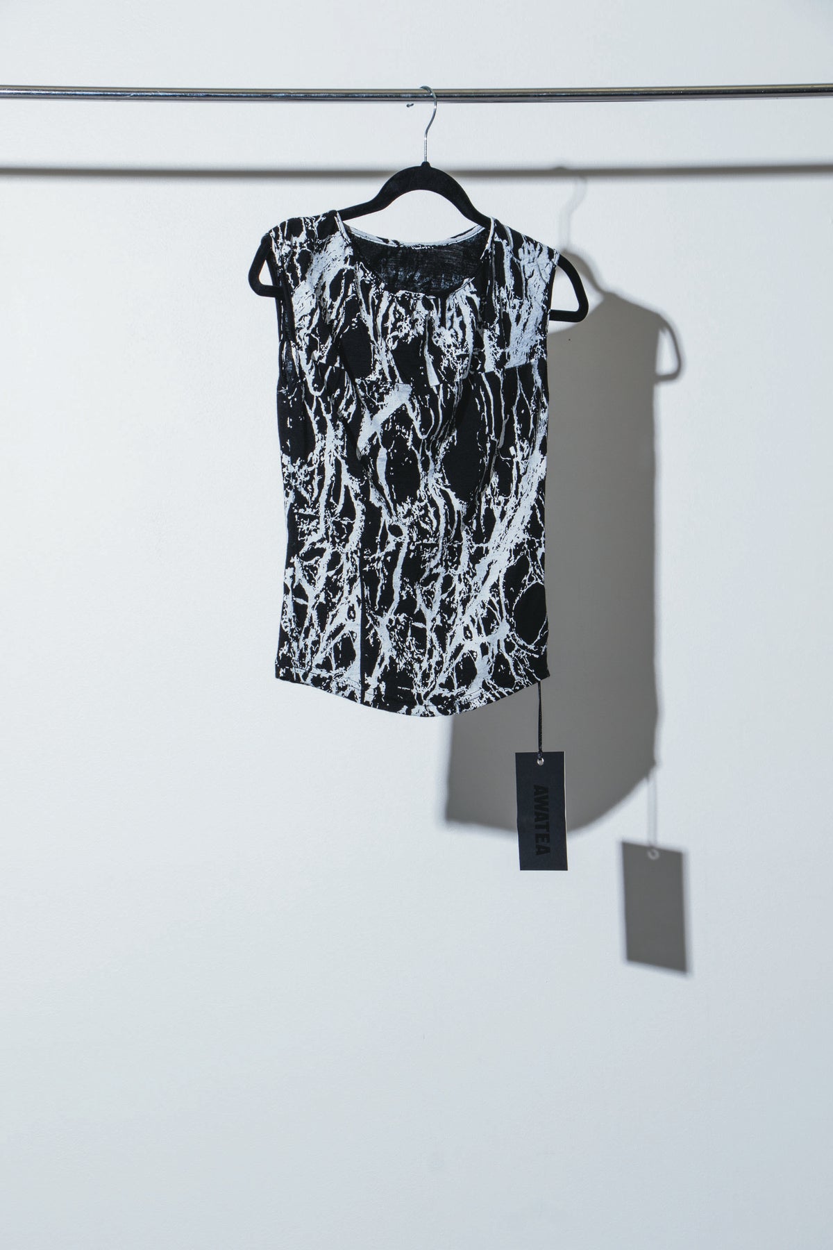 Reversible Merino Tank / Riven - Black/White - AWATEA