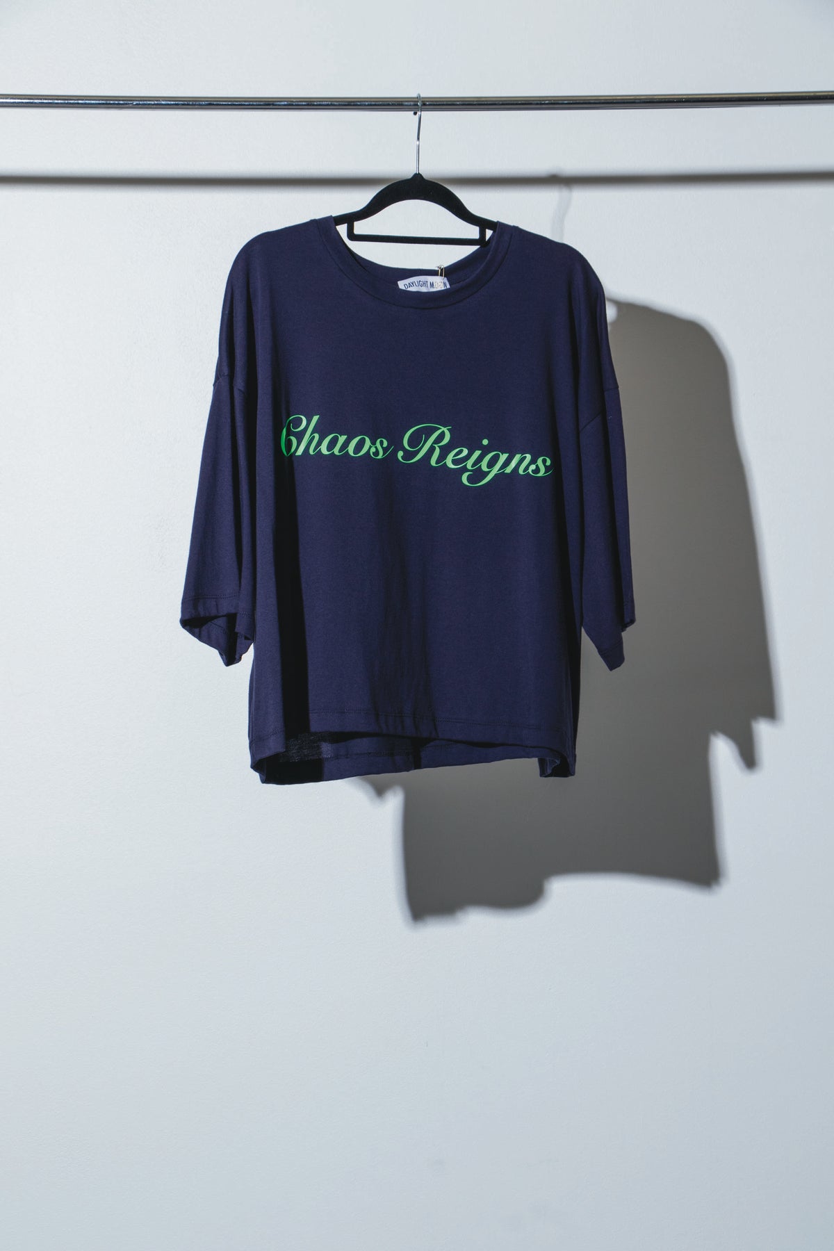 Chaos Reigns Crop Tee - Navy - DAYLIGHT MOON