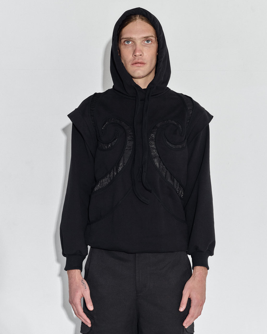 Entwine Hoodie - Black - KAHE